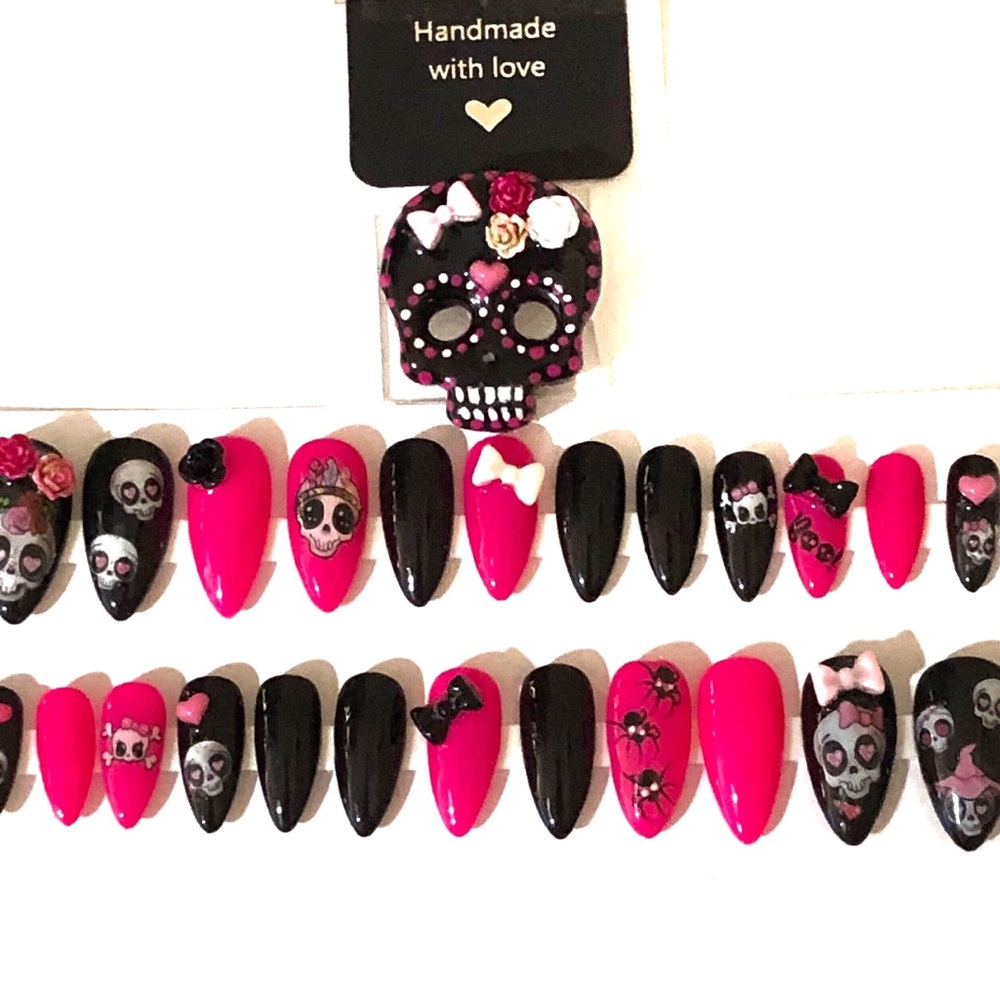 Handmade Press On Nails Med Almond Black Pink Skull & Bow Nails + Free Brooch
